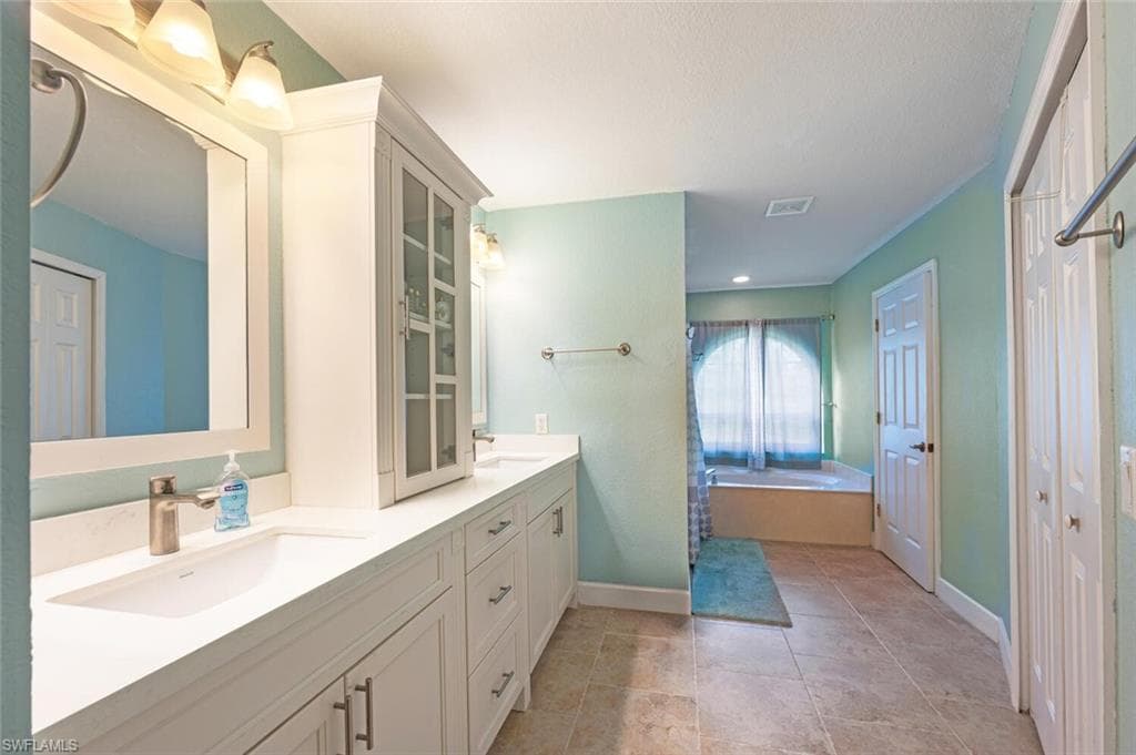 4538 18th St NE, Naples, FL 34120-18