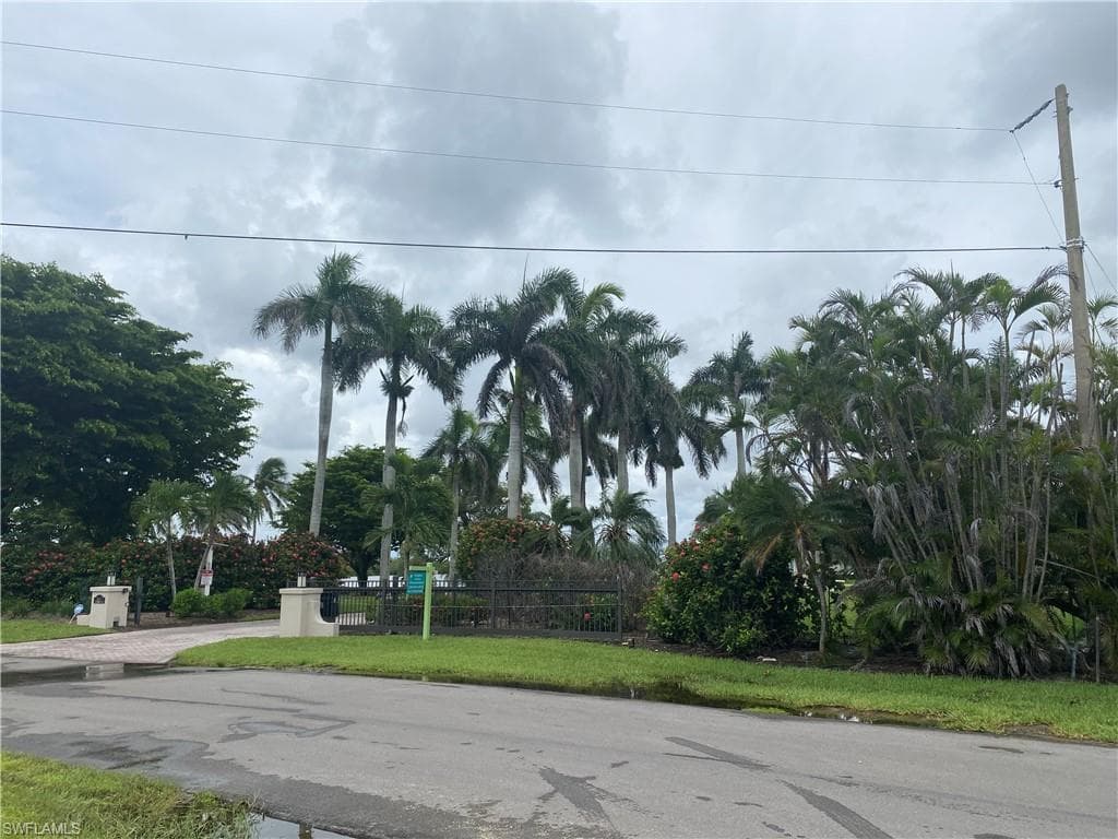 26815 Mclaughlin Blvd, Bonita Springs, FL 34134-6