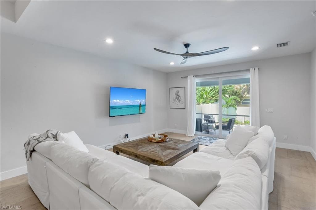 605/609 107th Ave N, Naples, FL 34108-28