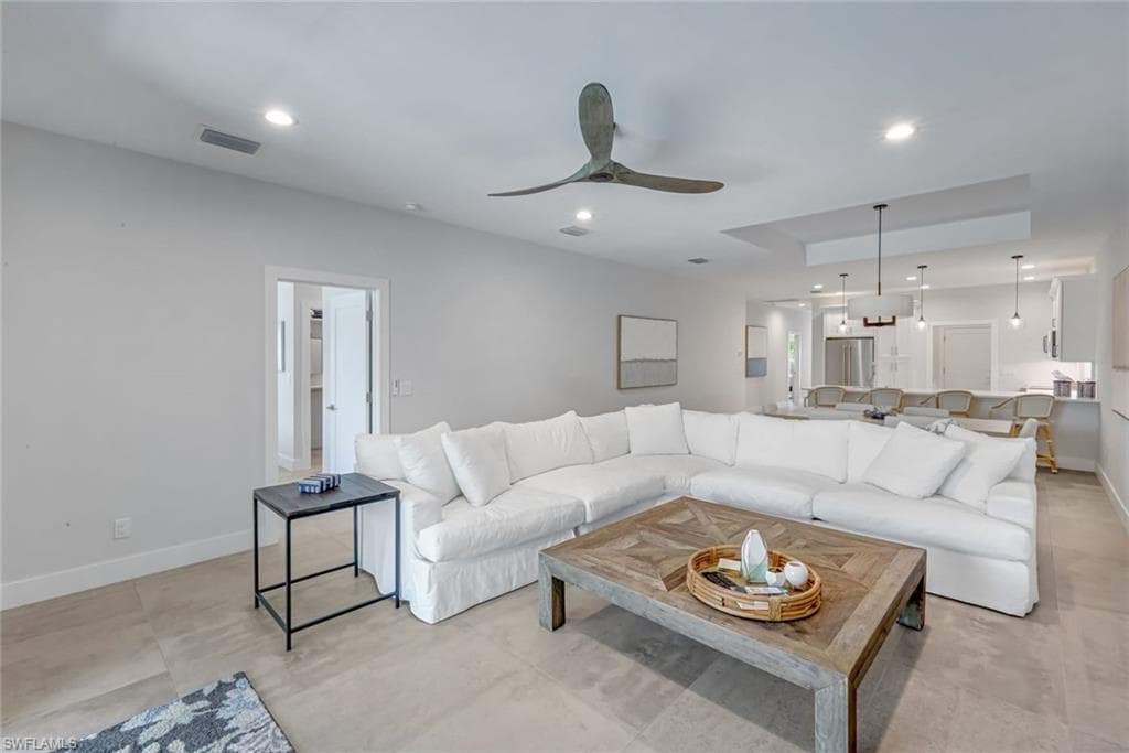 605/609 107th Ave N, Naples, FL 34108-30