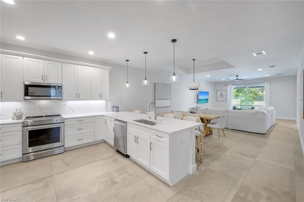 605/609 107th Ave N, Naples, FL 34108-31