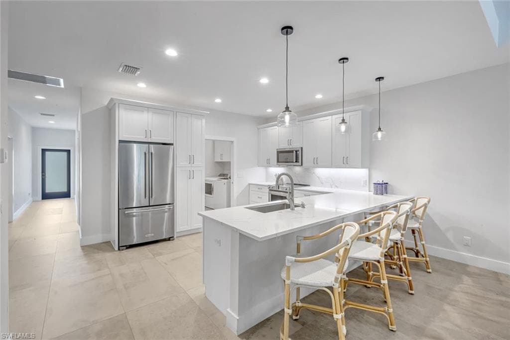 605/609 107th Ave N, Naples, FL 34108-32