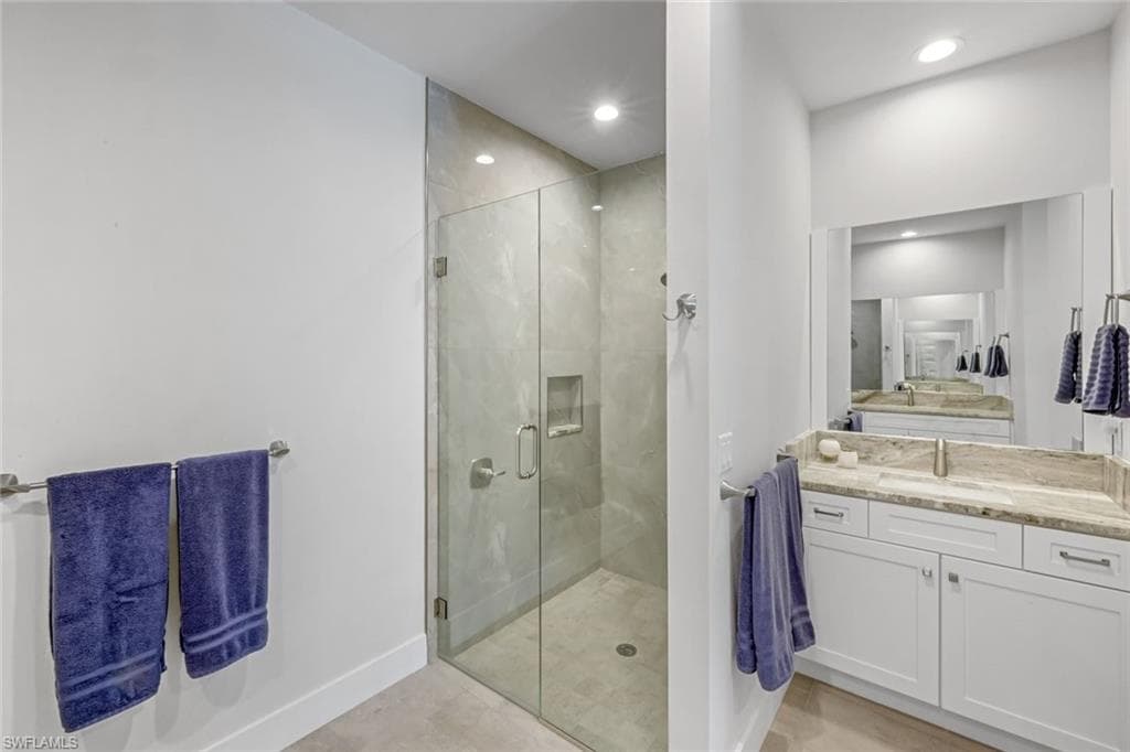605/609 107th Ave N, Naples, FL 34108-38