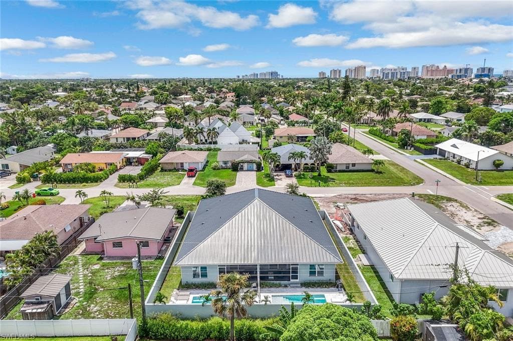 605/609 107th Ave N, Naples, FL 34108-44