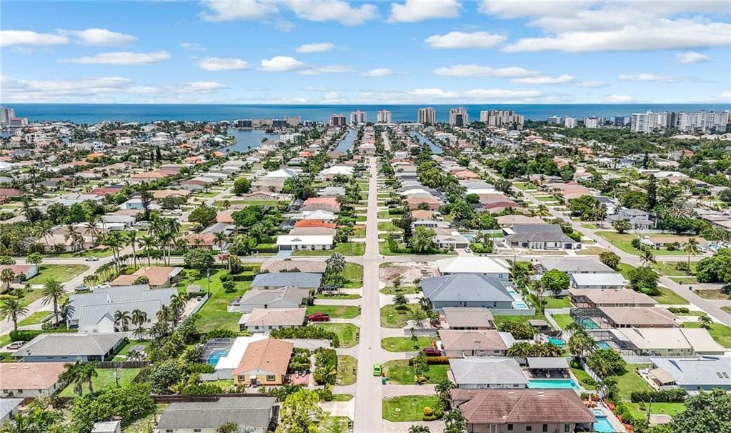 605/609 107th Ave N, Naples, FL 34108-4