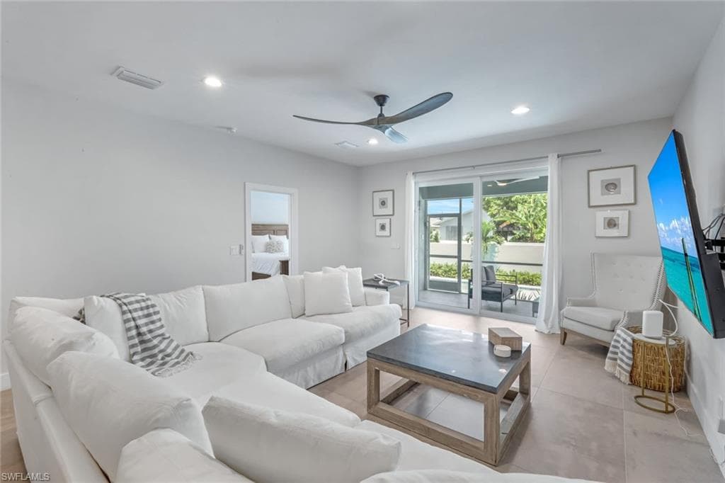 605/609 107th Ave N, Naples, FL 34108-5