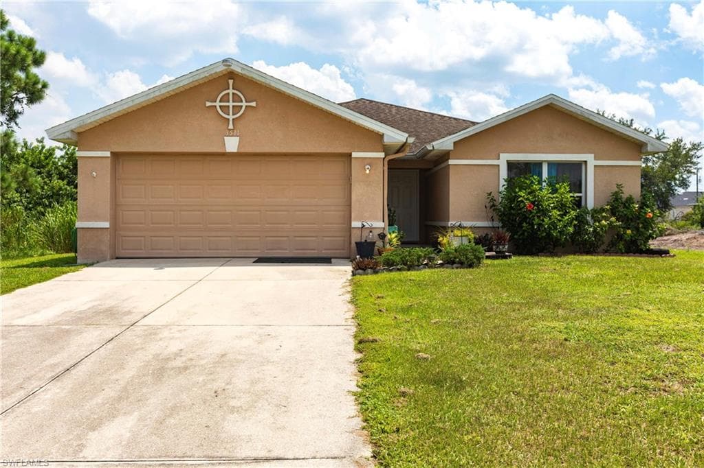 3511 20th St SW, Lehigh Acres, FL 33976-2