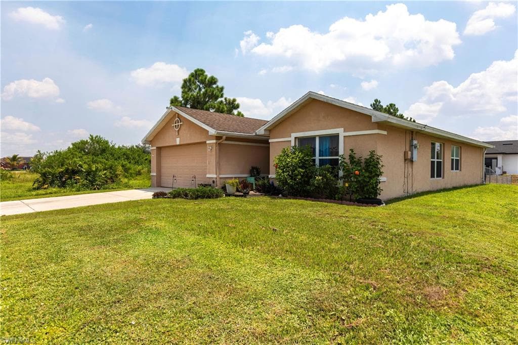 3511 20th St SW, Lehigh Acres, FL 33976-3