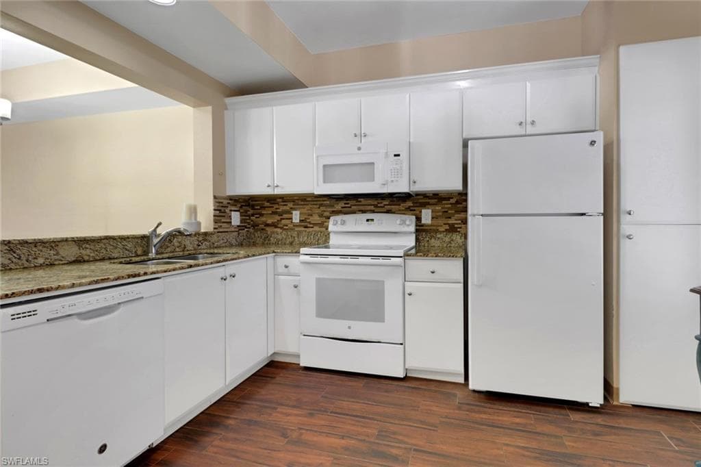 1096 Woodshire Ln C202, Naples, FL 34105-9
