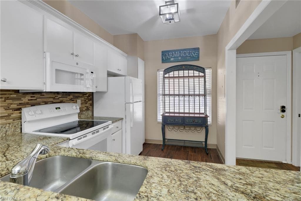 1096 Woodshire Ln C202, Naples, FL 34105-11