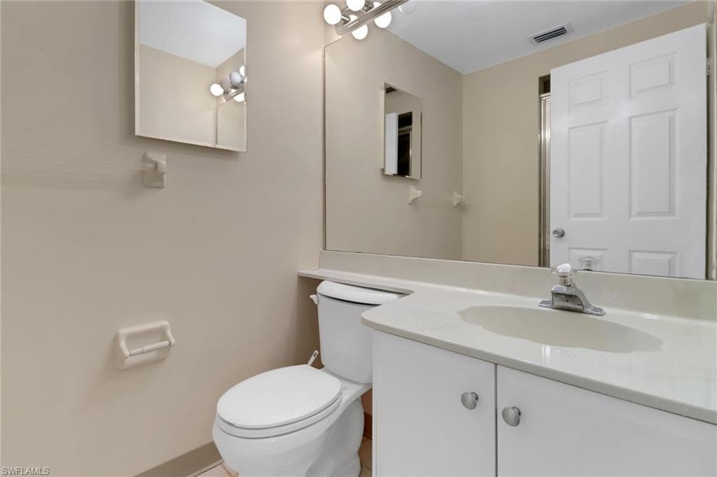 1096 Woodshire Ln C202, Naples, FL 34105-25