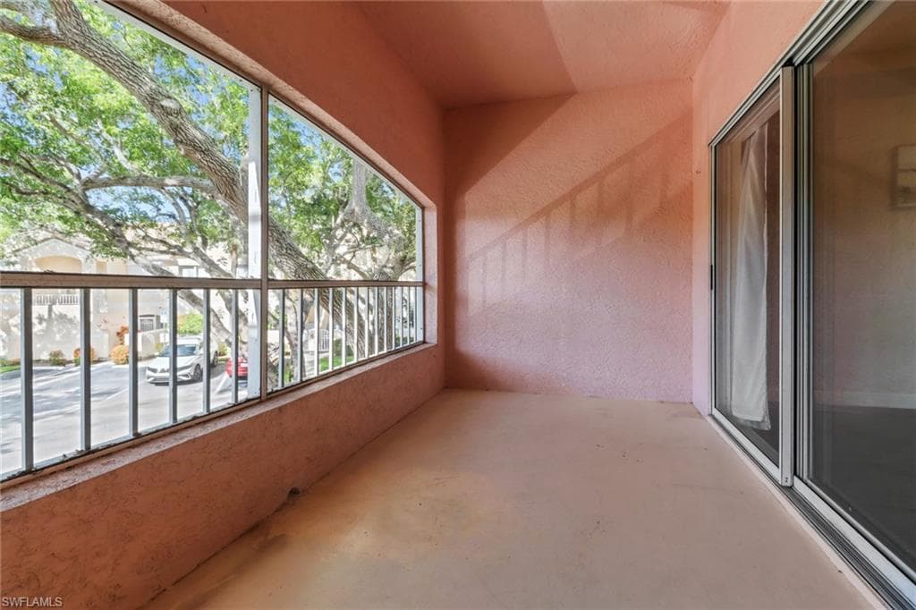 1096 Woodshire Ln C202, Naples, FL 34105-28