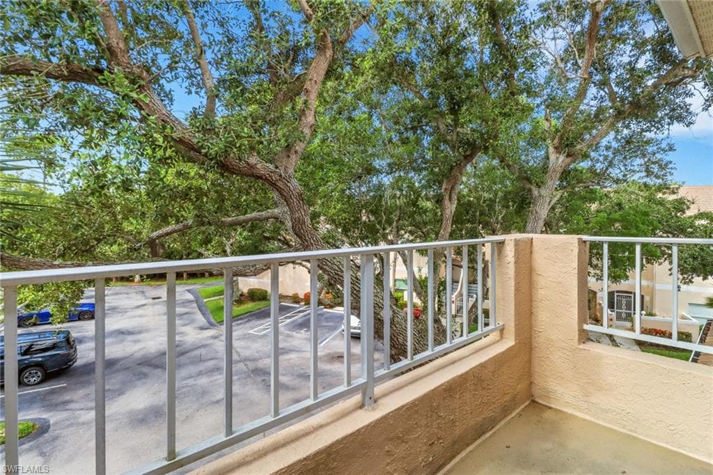 1096 Woodshire Ln C202, Naples, FL 34105-31