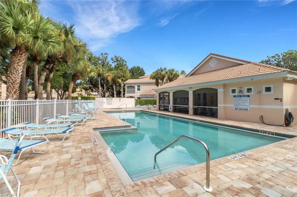 1096 Woodshire Ln C202, Naples, FL 34105-32