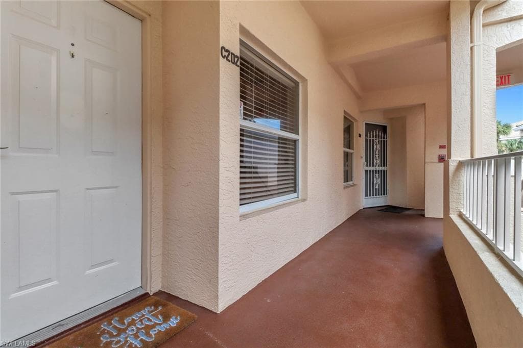 1096 Woodshire Ln C202, Naples, FL 34105-5
