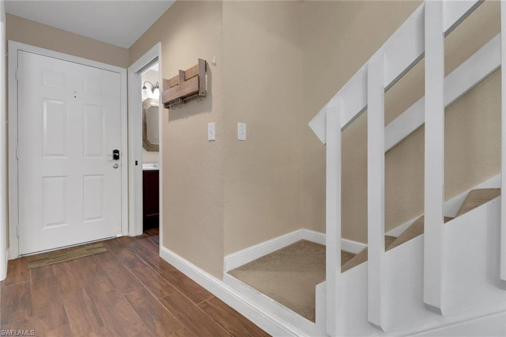 1096 Woodshire Ln C202, Naples, FL 34105-7