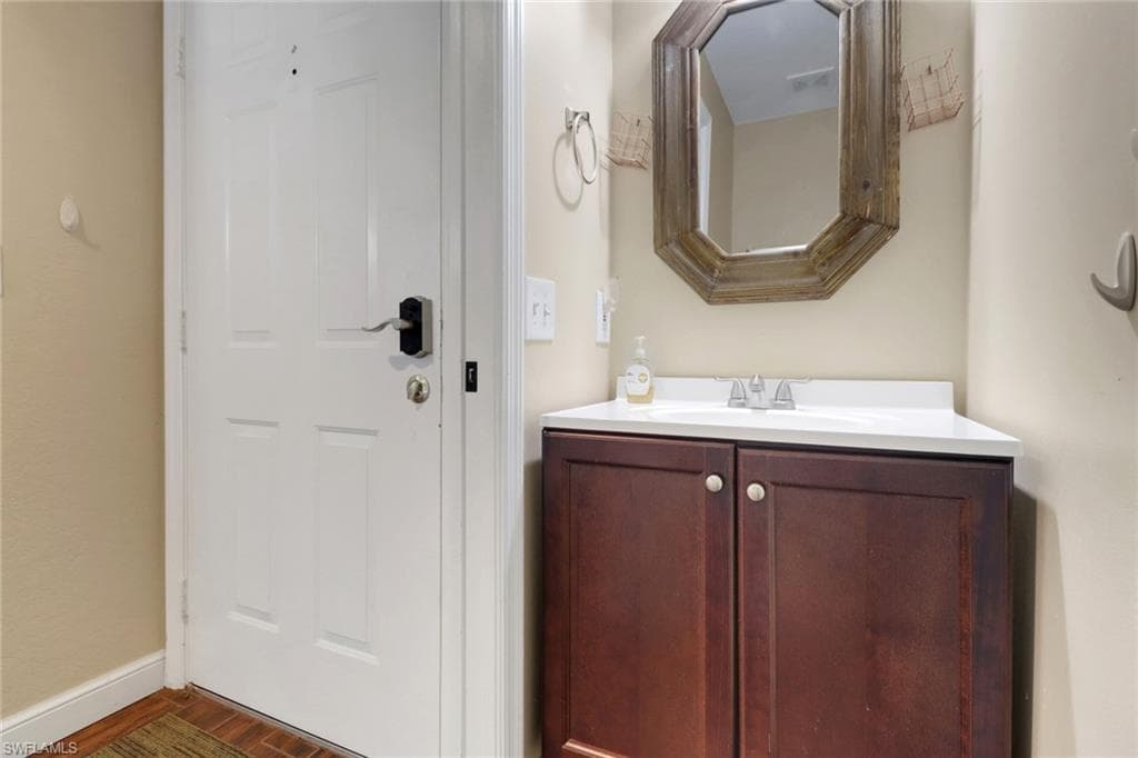 1096 Woodshire Ln C202, Naples, FL 34105-8