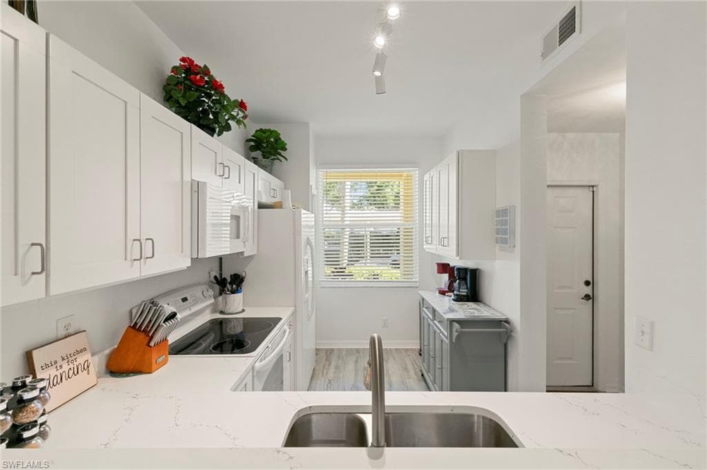1366 Mainsail Dr 1515, Naples, FL 34114-5