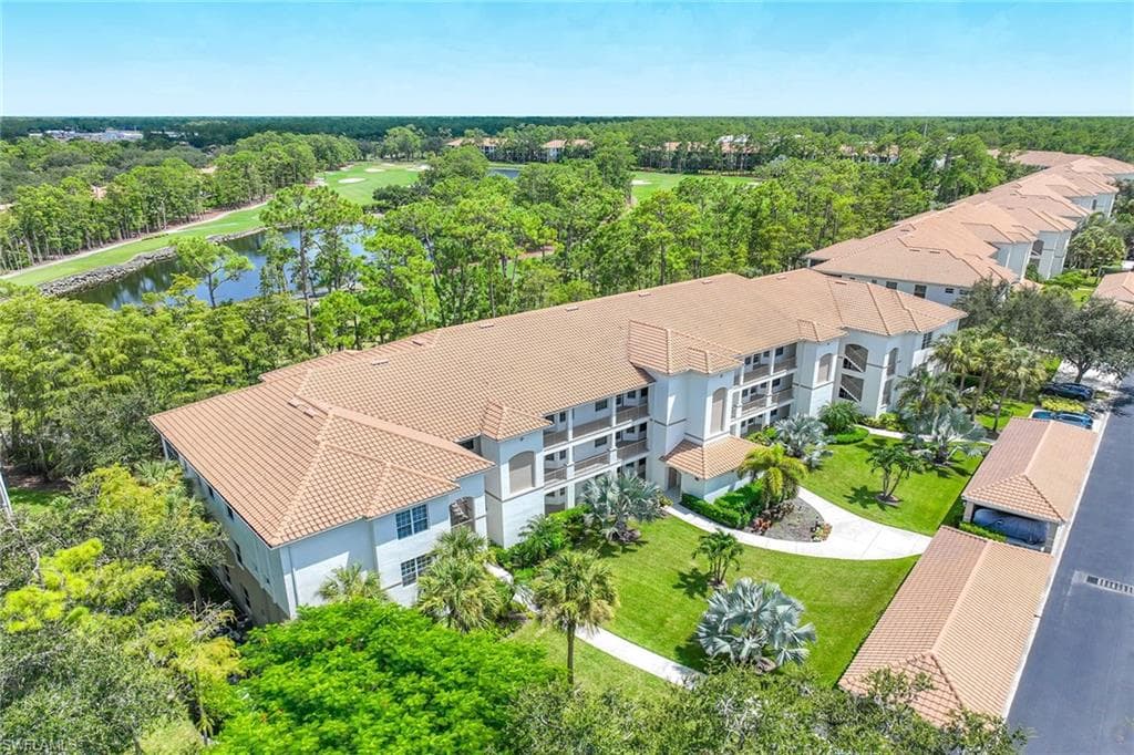 8267 Parkstone Pl 207, Naples, FL 34120-1