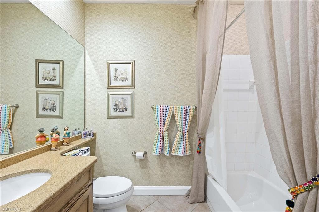 8267 Parkstone Pl 207, Naples, FL 34120-19