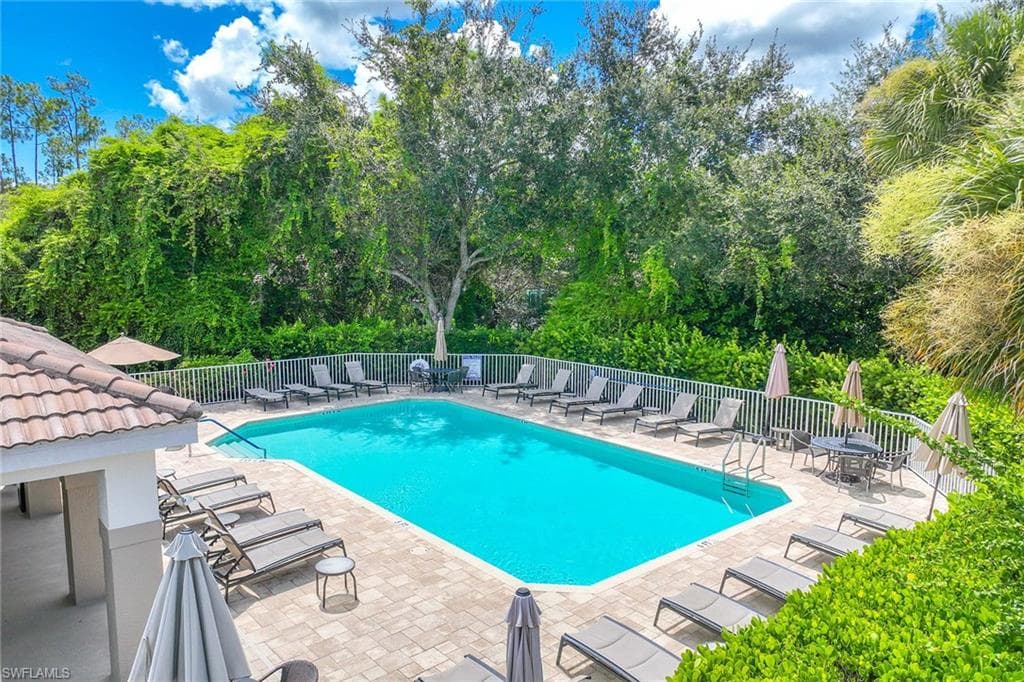 8267 Parkstone Pl 207, Naples, FL 34120-25