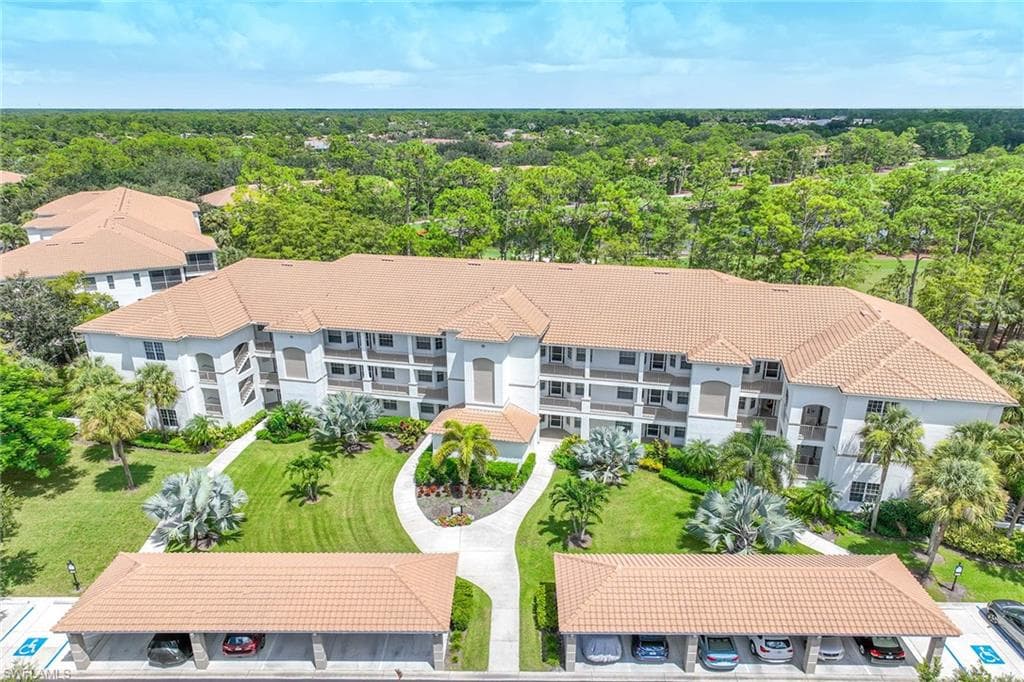 8267 Parkstone Pl 207, Naples, FL 34120-3