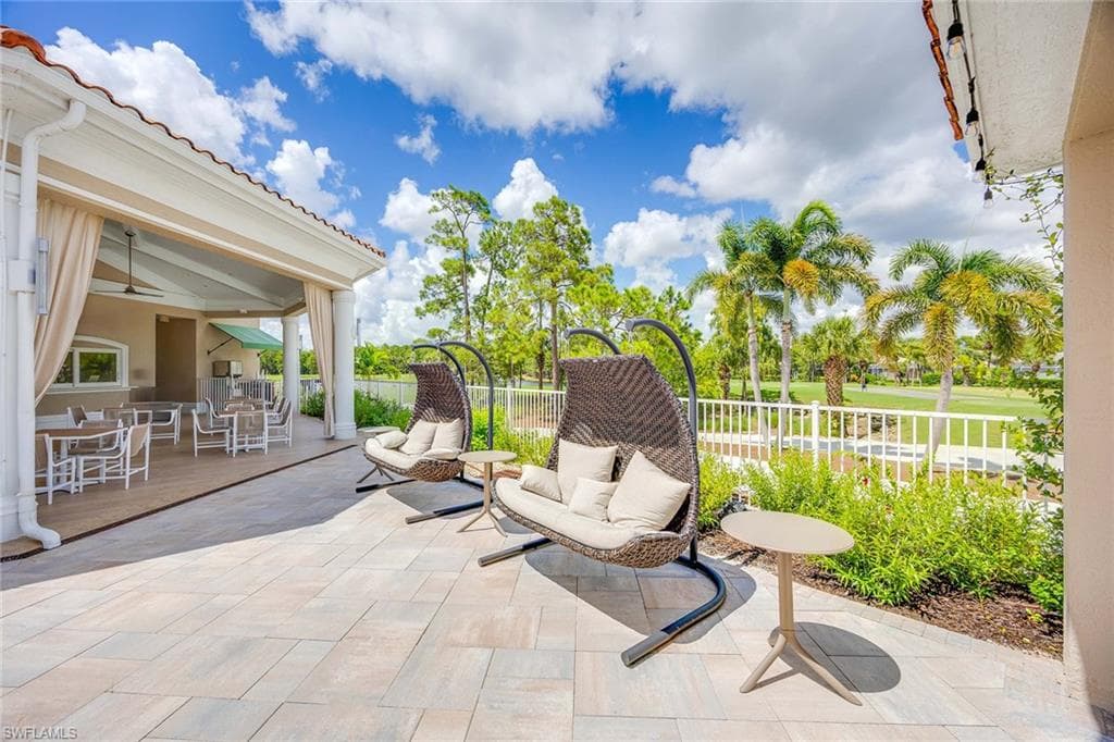 8267 Parkstone Pl 207, Naples, FL 34120-44