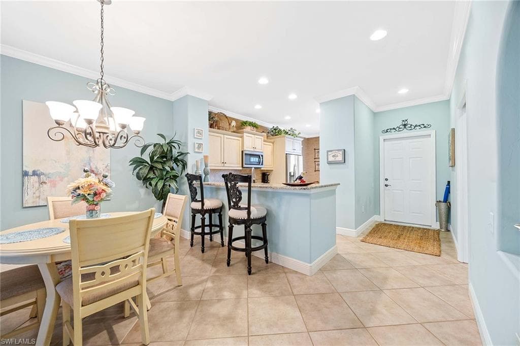 8267 Parkstone Pl 207, Naples, FL 34120-6