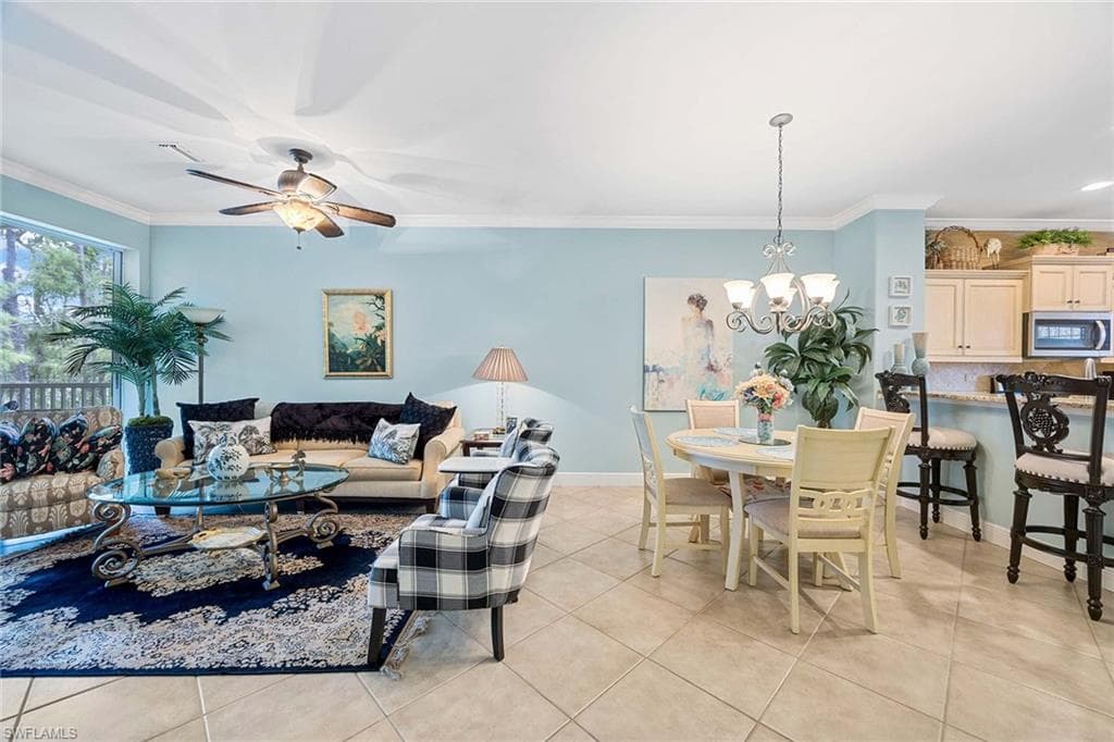 8267 Parkstone Pl 207, Naples, FL 34120-8