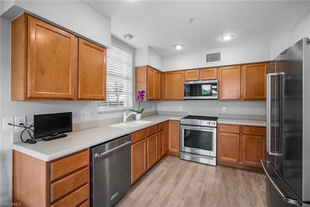 1605 Winding Oaks Way 103, Naples, FL 34109-17