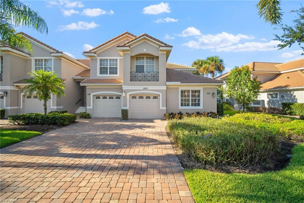 1605 Winding Oaks Way 103, Naples, FL 34109-1