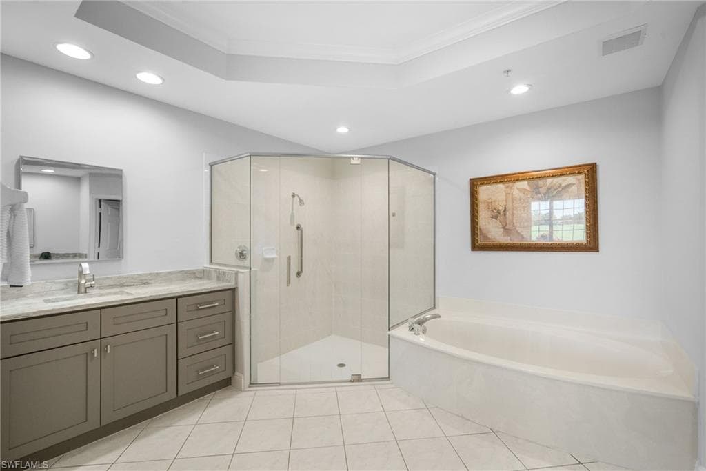 1605 Winding Oaks Way 103, Naples, FL 34109-24