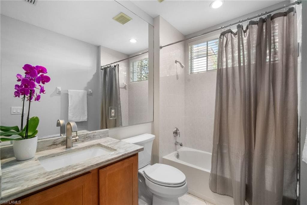 1605 Winding Oaks Way 103, Naples, FL 34109-32