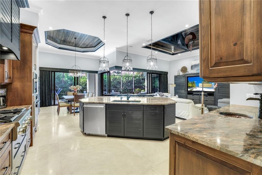 710 Wren St, Marco Island, FL 34145-4