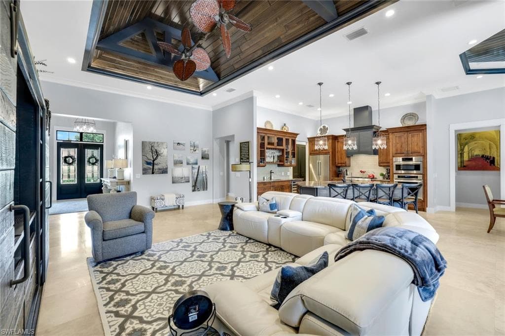 710 Wren St, Marco Island, FL 34145-6