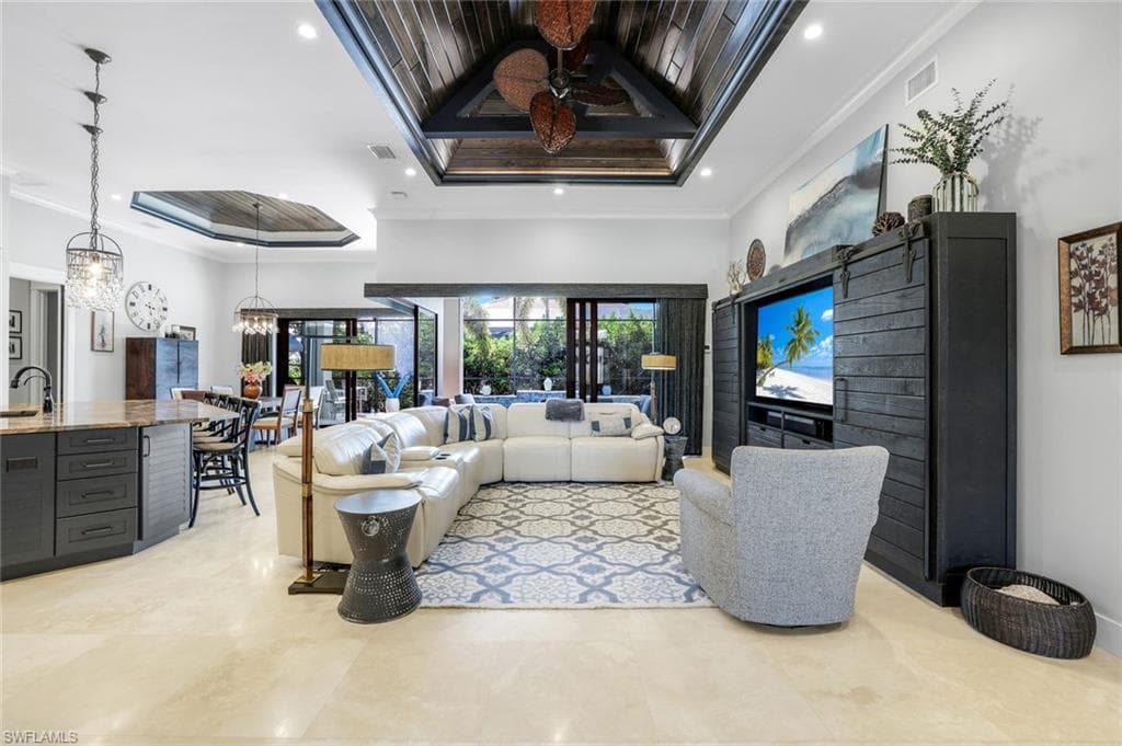 710 Wren St, Marco Island, FL 34145-7