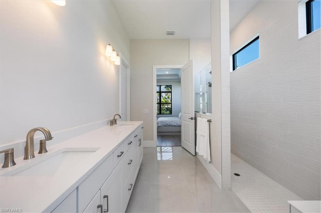 16136 Verilyn Cir, Naples, FL 34110-10