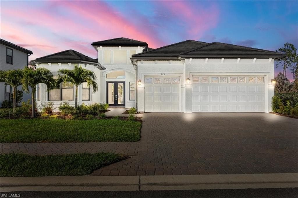 16136 Verilyn Cir, Naples, FL 34110-1