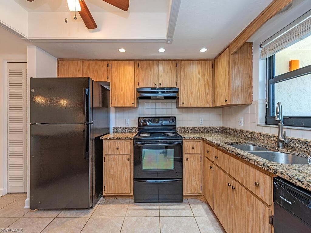 4955 Pepper Cir B102, Naples, FL 34113-5