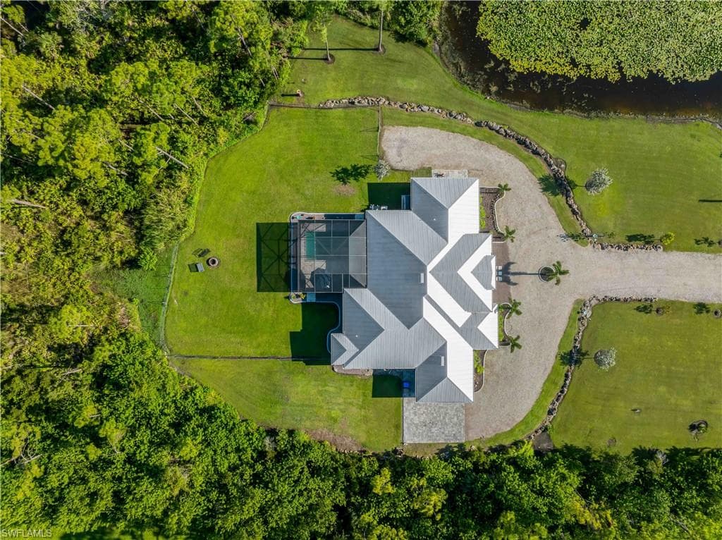 9016 Falcon Ct, Venice, FL 34293-9