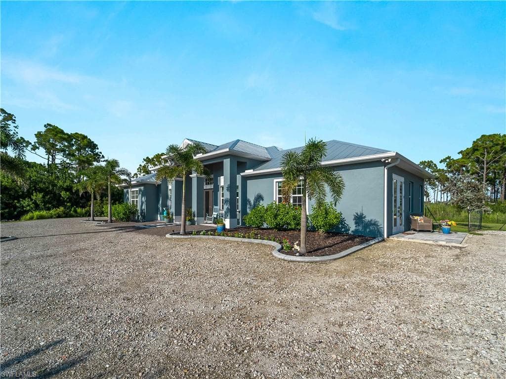 9016 Falcon Ct, Venice, FL 34293-13