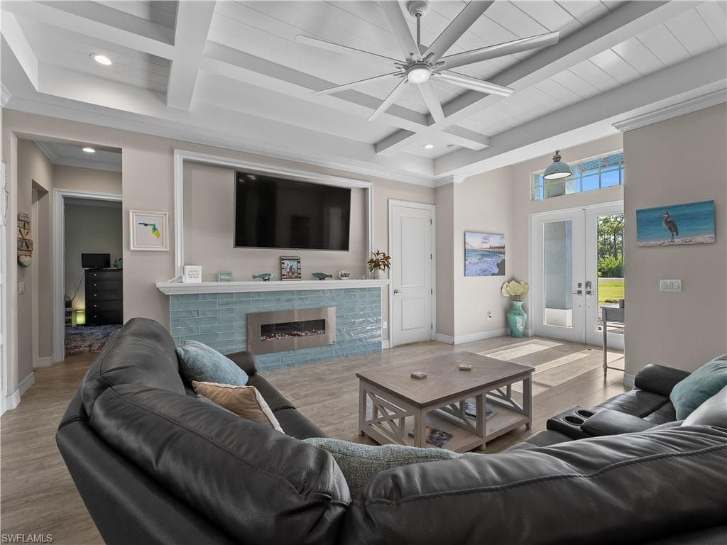 9016 Falcon Ct, Venice, FL 34293-14