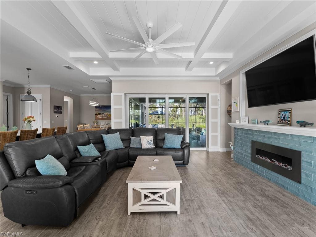 9016 Falcon Ct, Venice, FL 34293-16