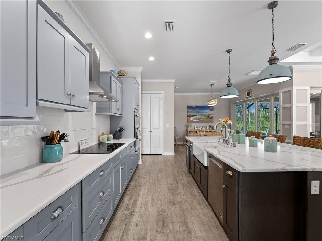9016 Falcon Ct, Venice, FL 34293-19