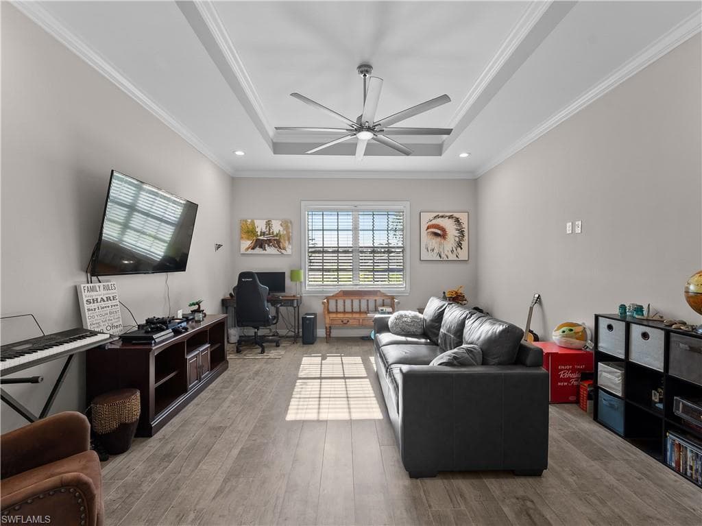 9016 Falcon Ct, Venice, FL 34293-30