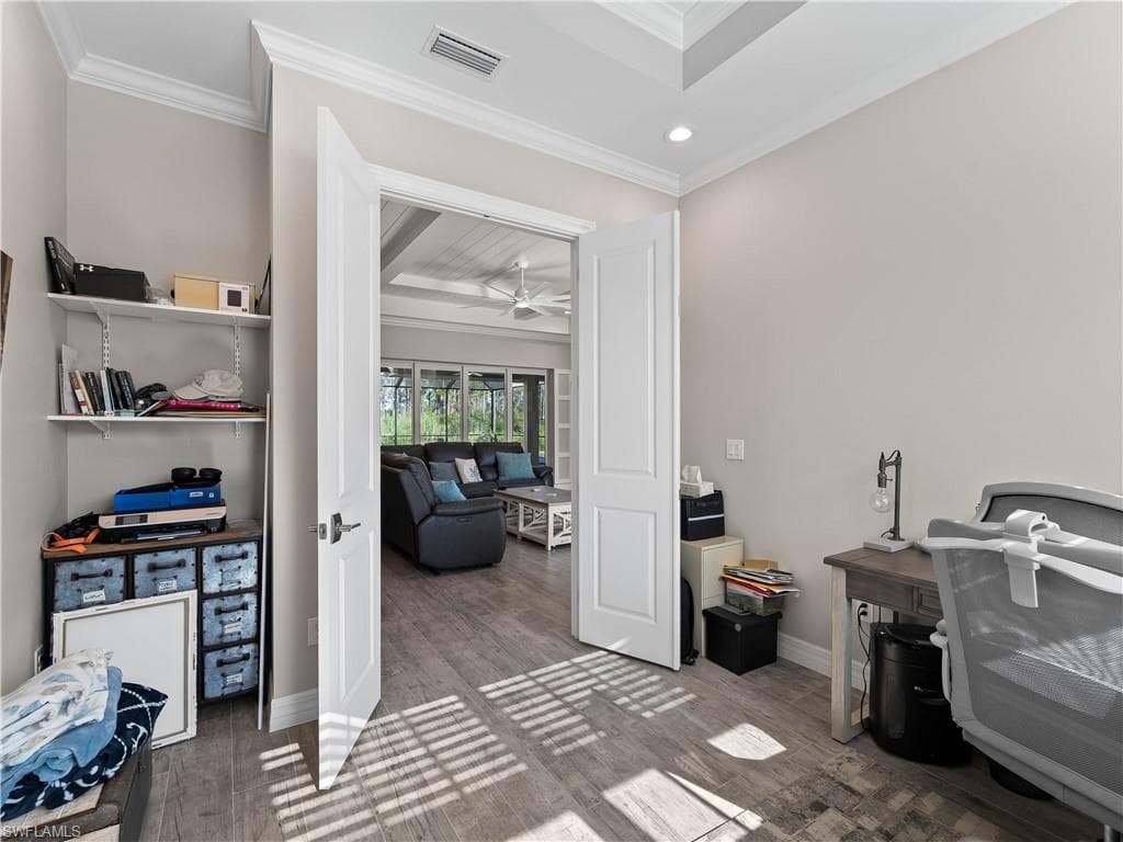 9016 Falcon Ct, Venice, FL 34293-32