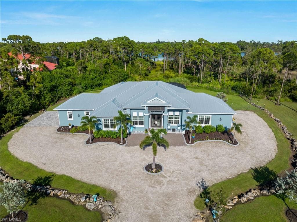 9016 Falcon Ct, Venice, FL 34293-4