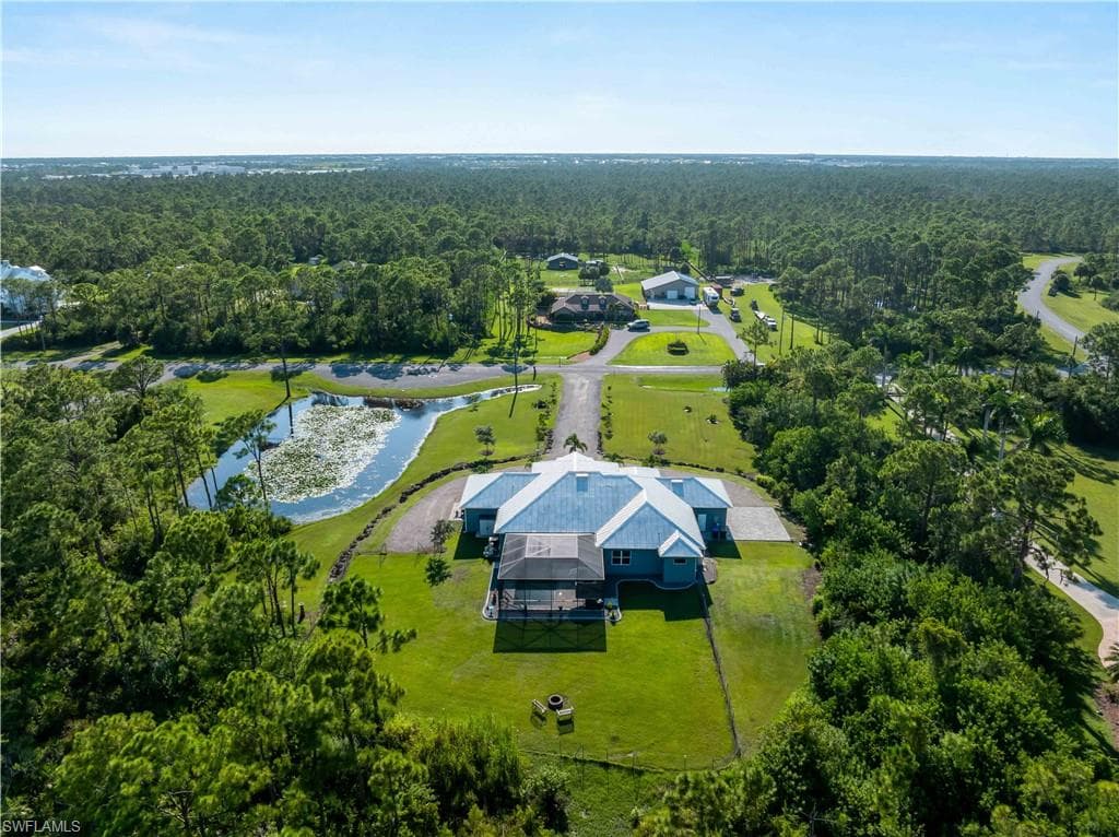 9016 Falcon Ct, Venice, FL 34293-8