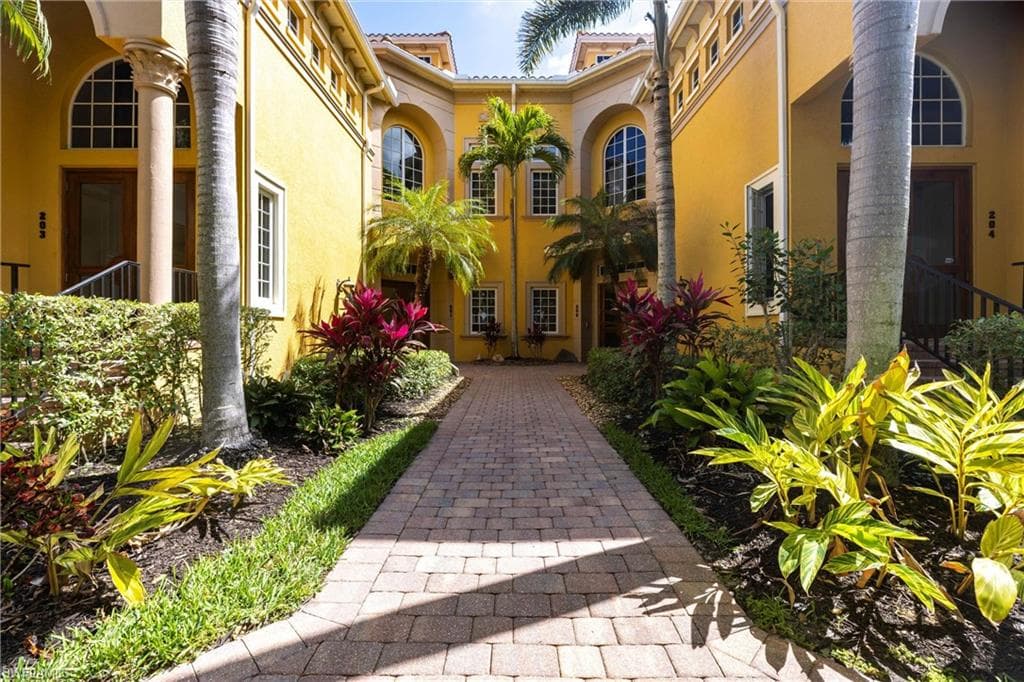 10740 Mirasol Dr 201, Miromar Lakes, FL 33913-2