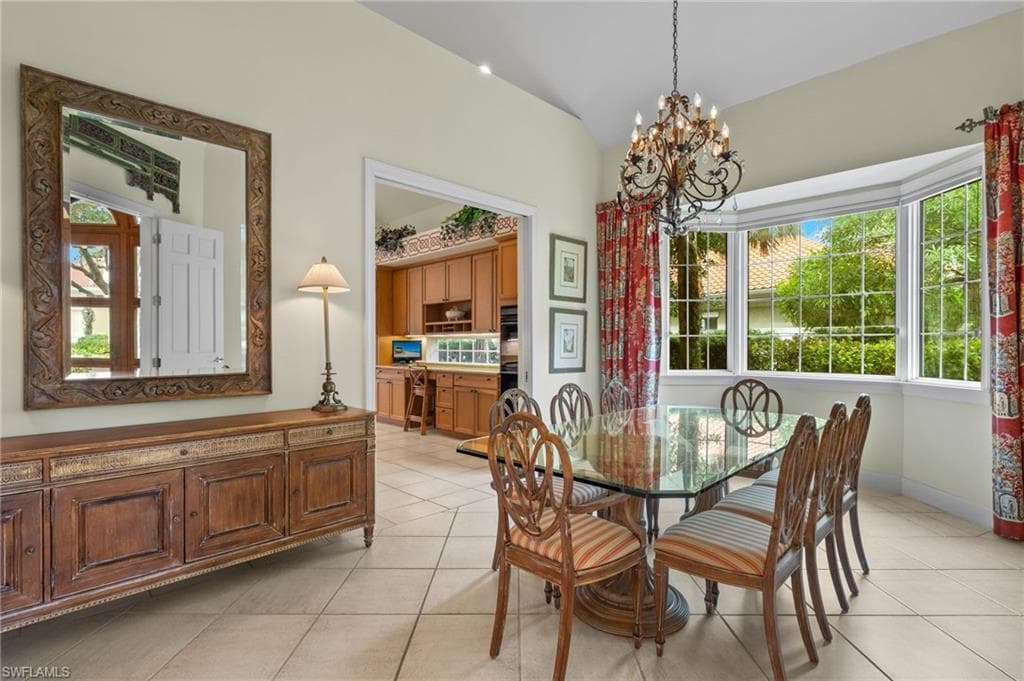 7005 Verde Way, Naples, FL 34108-8